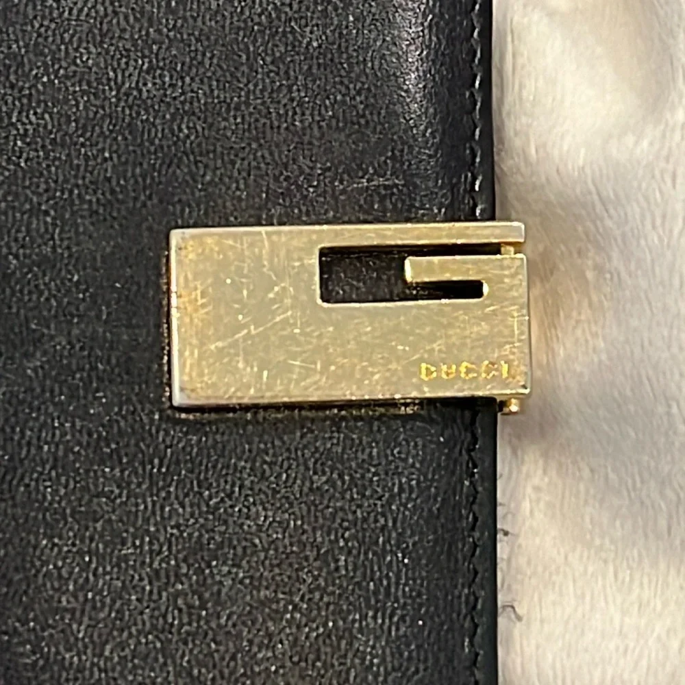 AUTHENTIC Gucci Vintage Black Leather Wallet with Gold Hardware - Picture 4 of 12
